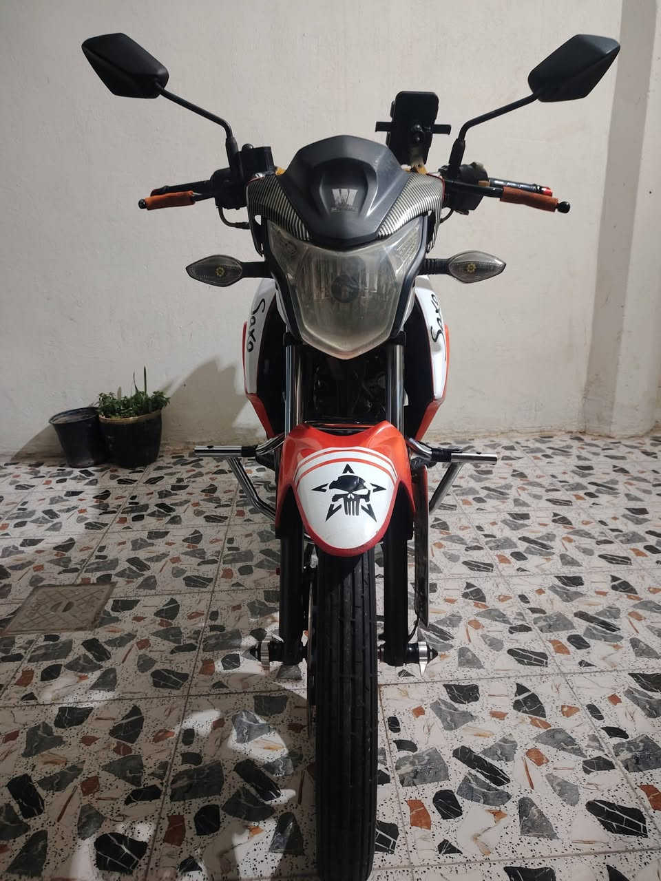 السلام عليكم
دراجه هاوجي للبيع
مسجل لوحات انگليزي بأسمي الدراجة مكفولة من كلشي محرك ما مفتوح ولا مصلح بيهه شي السعر ١٣ ورقة
رقم الهاتف ***********
مكاني التأميم القادسية الثانية
