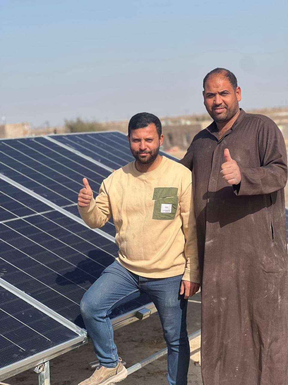 تم انجاز العمل منظومه طاقه الشمسيه 
📍 ذي قار – قضاء الغراف– منطقة الإمام الحمزة
💥 مكونات المنظومة:
بيت العم  المهوال احمد سلام الطويني 
✅ 8 ألواح لونجي 615 واط (إنتاج عالي حتى بالجو الحار)
✅ بطارية ليثيوم SVOLT سعة 10kWh (تشغيل مستمر وعمر طويل)
✅ إنفيرتر SRNE قدرة 5.6kW (ثبات وأداء احترافي)
✅ بورد حماية متكامل لأمان كامل
✅ هيكل حديد مغلون مقاوم للصدأ والظروف الجوية
⚡ شغل مرتب + أداء مضمون + قابلية تطوير مستقبلاً
🚀 خلّي بيتك يشتغل 24 ساعة بدون قلق
💸 وفر فلوس المولد وارتاح من الإزعاج
📞 احجز الآن واستفاد من أفضل العروض
📩 راسلنا خاص أو اتصال مباشر
#الطاقة_الشمسية #ذي_قار #الدواية #بدون_مولد #طاقة_نظيفة #حلول_ذكية


**إذا كنت صاحب هذا الإعلان وتريد حذفه لأي سبب، رجاءا أرسل رسالة إلى الدعم الفني**