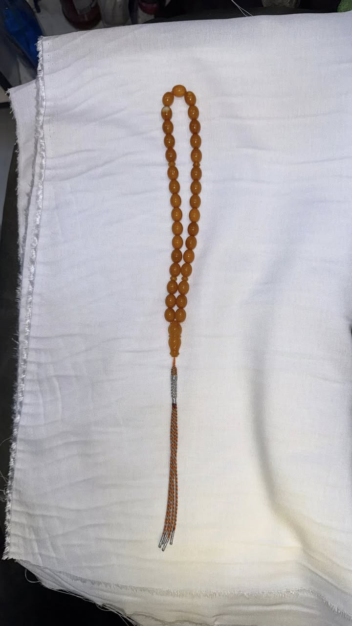 سلام عليكم سبحي الشخصيه اريد ابيعهن لان صار عدي هوايه كله اصلي بلطيقي وقديم ومشروط اقرالي المنشور زين كبل لتطب وتعامل مكاني بغداد الاعظميه *********** ممتواجد علا الفيس بوك رقمي بي واتساب 
اول وحده كهرب بولنديه قديمه مغلفه طبيعي لا حراره ولا معالج مشروط الوزن 28غ كركوشه فظه وحجر كهرب من نفس المال وفيروزه نيشابوريه تفاحيه السعر 300$
الثانيه بولنديه مشروطه طبيعيه مغلفه قديمه حيل مكفوله ممعالجه حراره او غير شي الوزن 20غ الى24 ممتاكد السعر 200 دولار 
الثالثه عطش برميلي او كبسولي الفواصل والكركوشه كلهن فظه مشروطه السعر 160$ الوزن 45غ
الرابعه 101فرز الكويت وشغل الكويت ناس اصيح جبس بعسل وناس اصيح قشطه بعسل وناس اصبح سيراميك واختلفت التسميه الوزن 23غ كركوشه فظه السعر 200$ وشكرا متعجبك الاسعار روح للمزادات واتفرج واسف علا الحجي هواي وكل هاذ الحجي وهم راح يجي واحد ويسال
