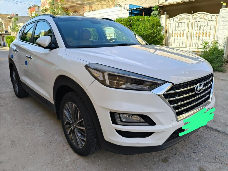 السلام عليكم 
توسان خليجي ٢٠١٩ 
فول مواصفات 
بصمة
بانورما 
تبريد قطعتين 
كشنات امامية كهربائي 
مري شفط 
خمس عدسات 
عدسة دوارة ٣٦٠ 

الرقم بغداد الجديد 

سنوية بأسمي 

العنوان بغداد 
السعر 220

***********
