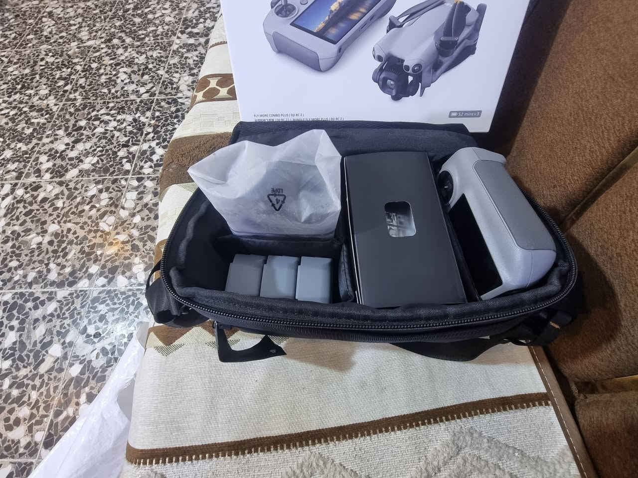السلام عليكم  الوحش الصغير 
      DJI Mini 5 Pro Fly More Combo Plus
بلس احدث اصدار طيران 52 دقيقه 
غنيه عن التعريف ميحتاج اشرح مواصفاتهه 
ماخذهه جديده لوك بجيس مجربينه مرتين فقط 
بغداد مكاني ابيع فقط تواصل خاص او رقم هاتف 
***********
