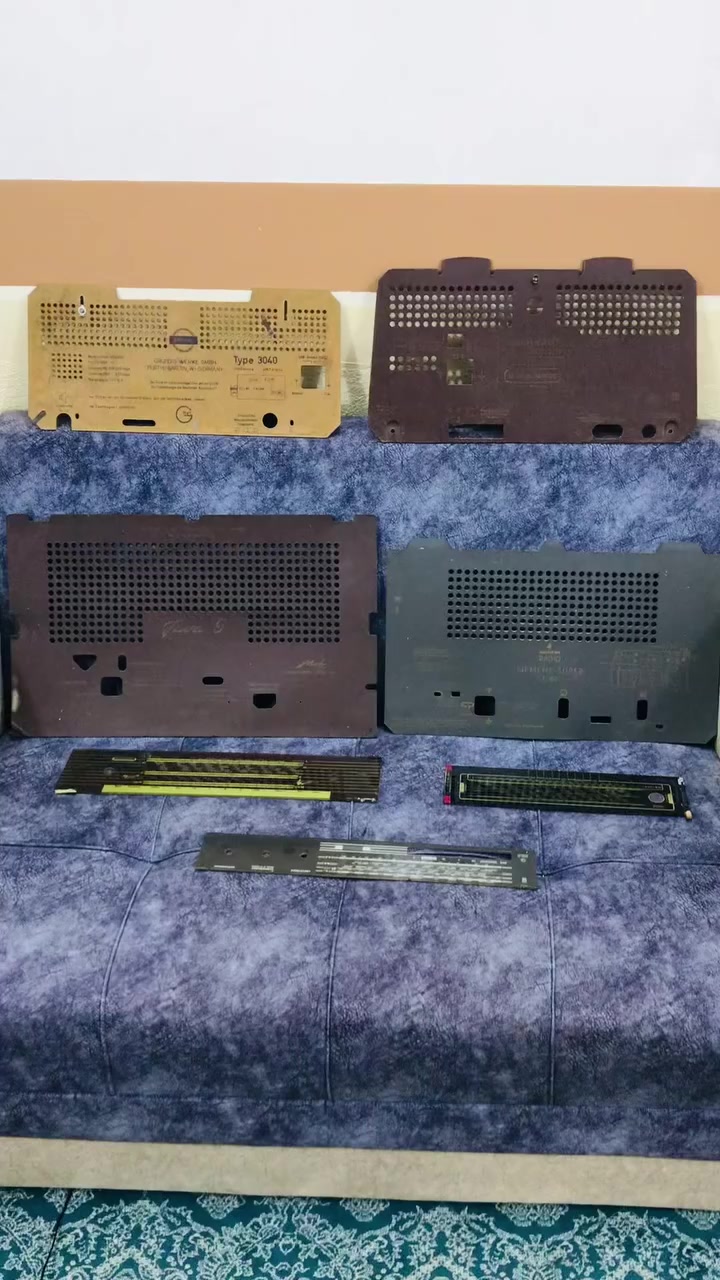 للبيع
غطاء خلفي الى اجهزة الراديو المبات 
جامه اماميه الى اجهزة الراديو المبات 
نظافة جداً عاليه
 مختلف الماركات الالمانية 🇩🇪
للاستفسار اكثر مراسلة الصفحة 
وات ساب *********** اتصال ☎️
