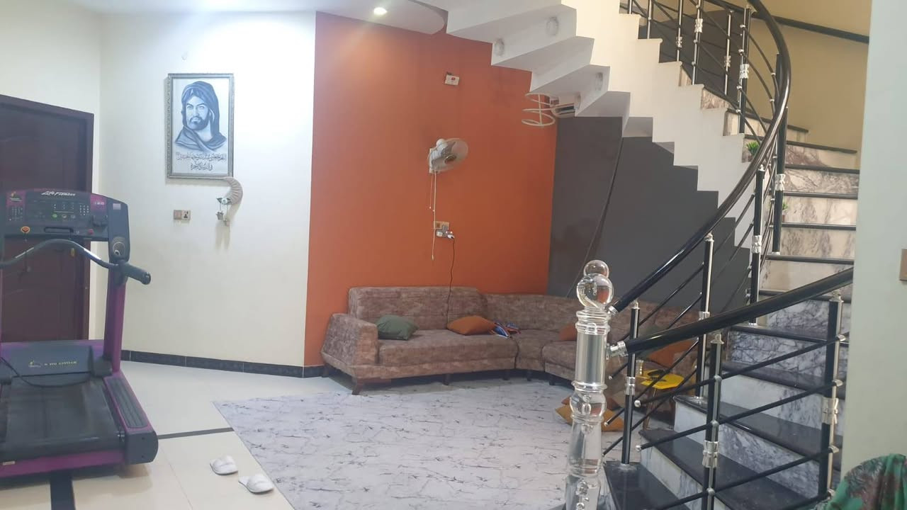 يعلن مكتب المرتضى للعقارات عن توفر
بيت للبيع ، في الاربع شوارع ، قرب المستوصف ، موقع ممتاز
طابقين ، بناء 2018 بناء درجة اولى
المساحة / 210 متر
الواجهة / 10.5 متر
يحتوي على / 4 غرف وصالة واستقبال ومطبخ وكراج وحديقة وصحيات
سعر البيت / 525 مليون

توجد لدينا عروض اخرى
للأستفسار الاتصال على الارقام التالية
قسم البيع / *********** - ***********
قسم الايجارات / ***********
نستقبل كافة العروض والاعلانات نشرها وترويجها مجانا
عنوان المكتب / الجنينة / شارع جامع الكرناوي / مقابل فتافيت سنتر
