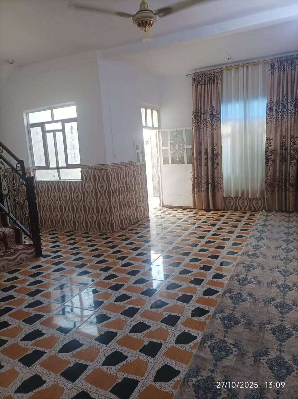 السلام عليكم
بيت للبيع طابو صرف 
في حي الزهراء ٢
قرب مدرسه المنار الاهليه 
مساحه البيت١١٠م
 تفاصيل البيت غرفه نوم
 صاله مطبخ صحيات  
  للاستفسار فقط على هذا الرقم ***********
