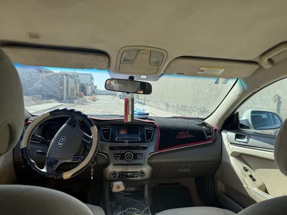 السلام عليكم للبيع كادنزه مديل 2013رقم بصره سنويه جديده رقم دولي كفاله عامه سياره خليجي كيره ومكينه وحداده مكفولات سياره بمعنه الكلمه جاهزه كل نقص مابيها راعيها جاري السعر 115 العنوان البصره القرنه للستفسار *********** تحويل مباشر
