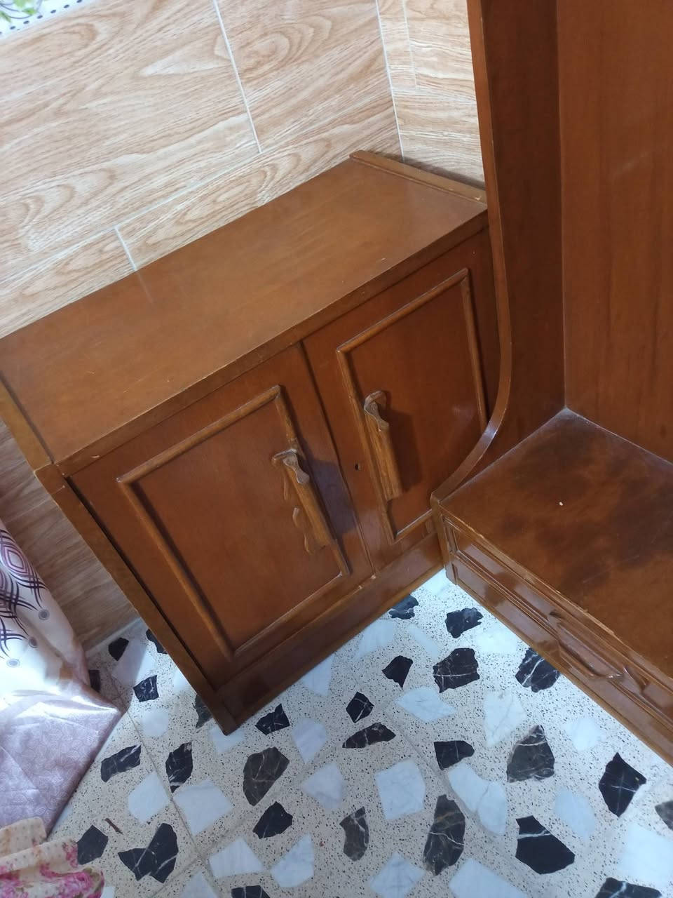 سلام عليكم البيع غرفه داخل وخارج صاج شغل درجة اوله كلش ثكيله السعر 1,100 وبيهه مجال اي ستفسار هاذ رقمي ***********
