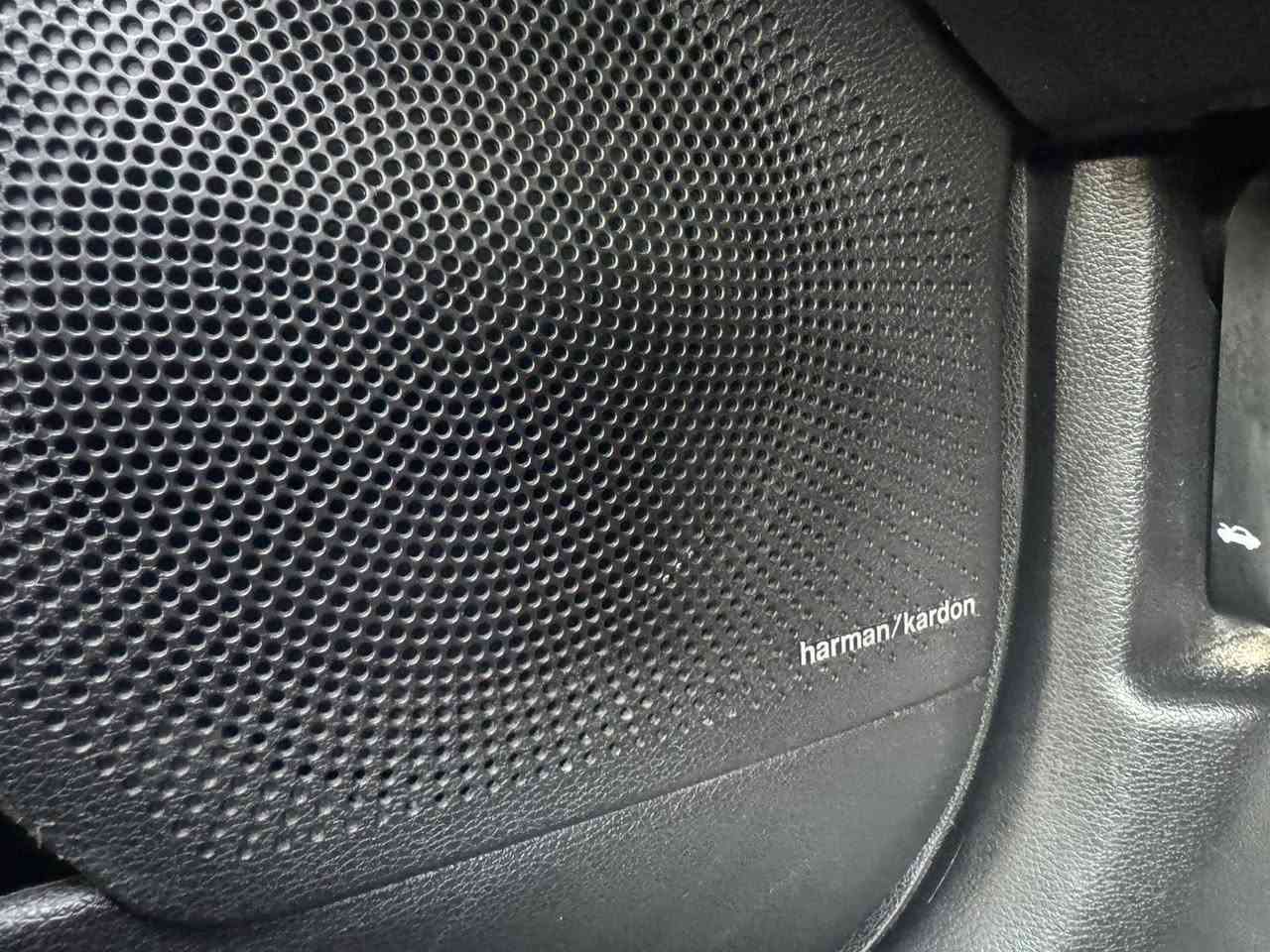 السلام عليكم 
فورتي 23 جيتي لاين اسود محرك 2000 بدون ارباك تشغيل عن بعد فول مواصفات بغداد بسمي وهاي صور الحادث ١٥٥ وبيها مجال  *********** وبي واتساب
