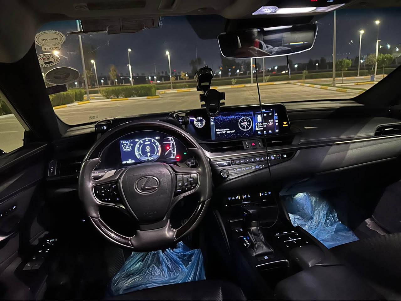 Lexus ES 350 2020
سيارة رقم دهوك. كلشي جديد تحويل نفس اليوم ……
مواصفات فول 1/1 للاخير ✋🏻كشن تدفية و تبريد خزن ستريرن كهربائي و تدفية. ………   محرك 3.5 (6)سلندر مرغوب 
سيارة فقط قطعة و شبر صبغ بدون اي دواخل و ارباك بجم و ورا كبس     السيارة جاهزة بشرط اي سونار 
مكان اربيل .     *********** واتساب كورك أربيل, العراق
