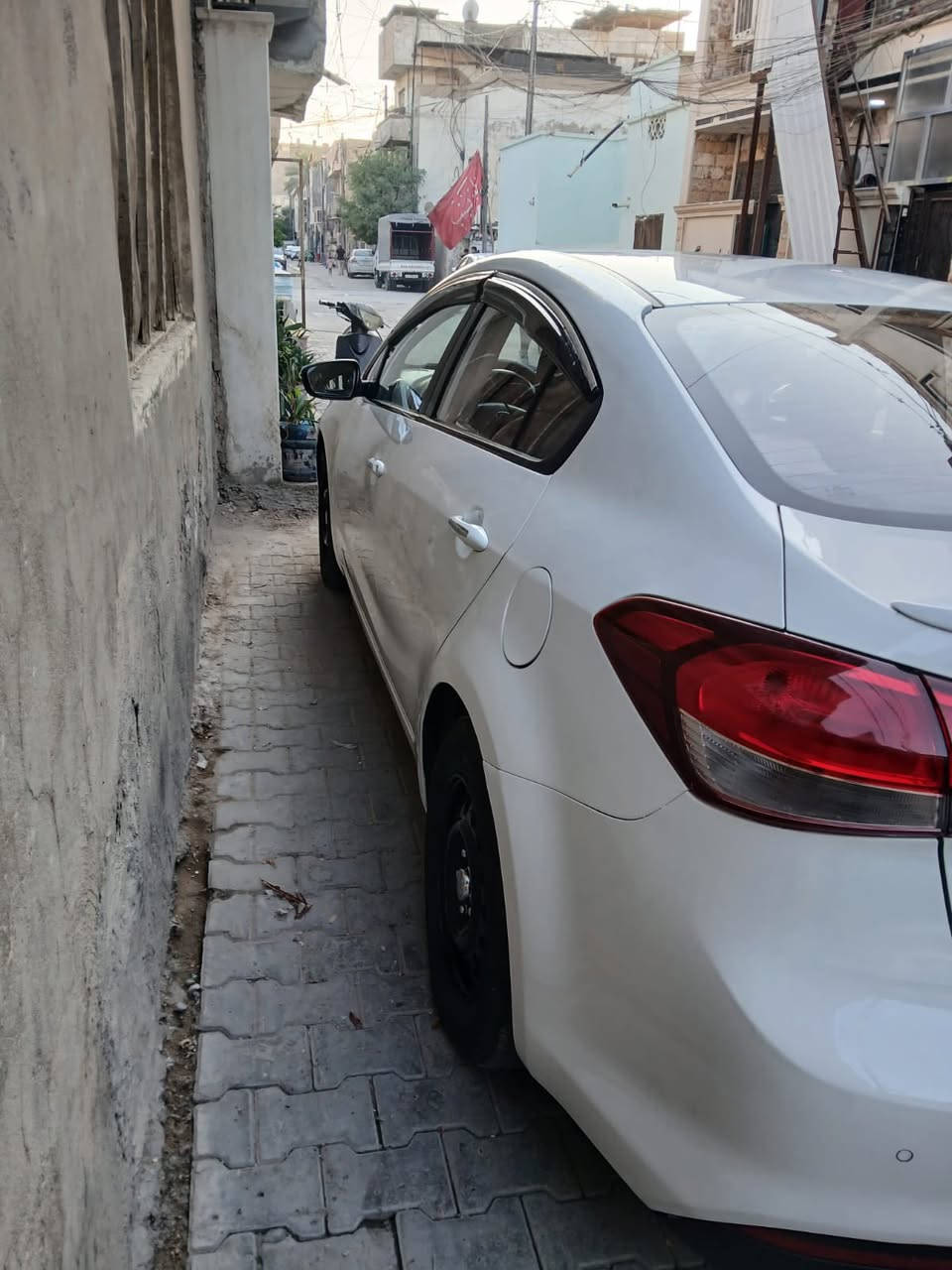 من رخصه الادمن كيا سيراتو 2018 سياره جاهزه من كلشي ***********
