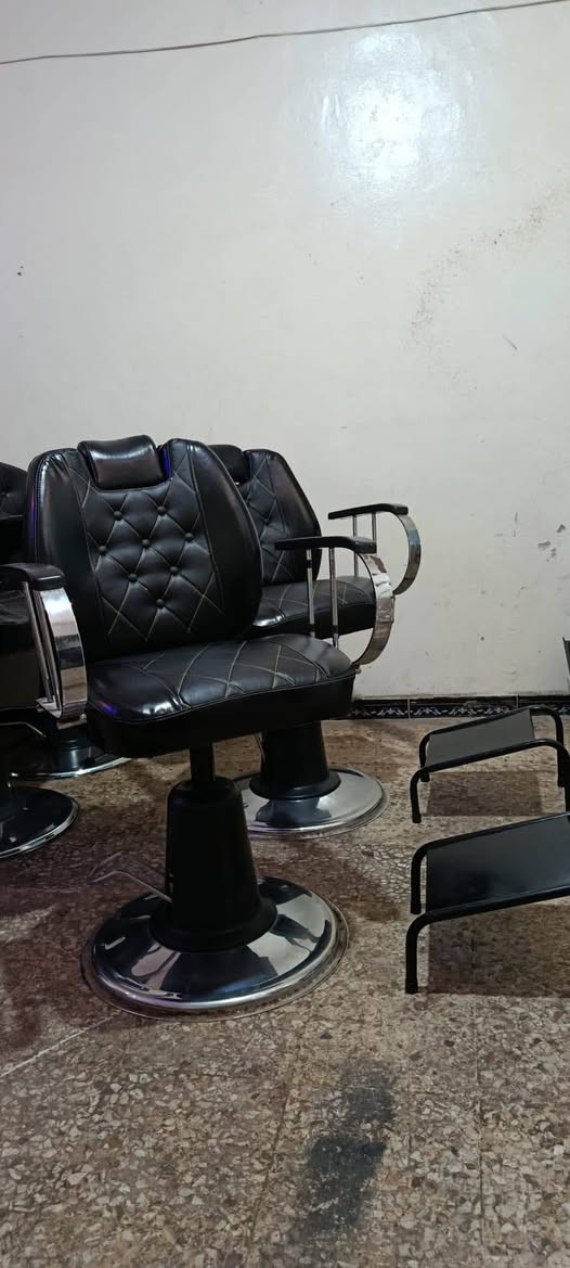 من مركز آدم تم بعون الله تجهيز ديكورات مجوز ومفرد بالآضافة لكراسي حلاقة هيدروليك واماصور وحلزون وثابت وقسم خاص للعطور الفرنسية بجودة وفعالية عالية ادلب الدانا شارع 22 مقابل صيدلية الحريتاني صالون آدم أبو تيم للٱستفسار 0999244509 ملاحظة يوجد شحن لكل المحافظات


**إذا كنت صاحب هذا الإعلان وتريد حذفه لأي سبب، رجاءا أرسل رسالة إلى الدعم الفني**