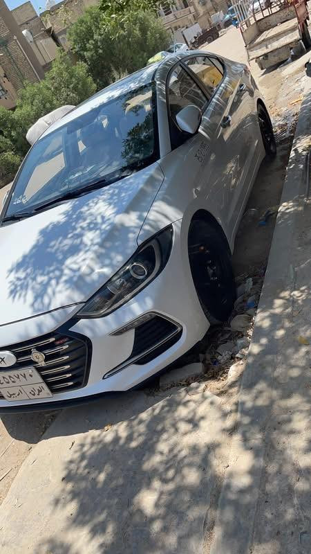 سياره… الانتره للبيع …مديل 2018 …خليجي ..سوبر… فول عده البصمه مكفوله ….عده داميات…. المكان ….بغداد ..الحريه ..سعر 158 بي مجال تصل ***********
