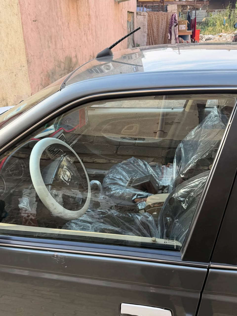 بيجو 24 بيه باردين حره بسمي سياره ع ايدي رايده 83وبيه مجال حت لو مراوس وأنطي فرق أي ستفسار ع الرقم *********** البصرة, العراق
