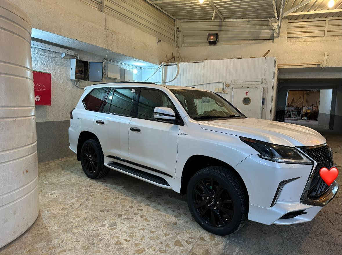 السلام عليكم لكزز 2019 كورو اصل داخل كورو واحمر سقف اسود رقم بغداد مميز عداد مسافه 40 الف حقيقي صيانه دوريه في شركه لكزز السيديه سعر 85 الف مكفوله كفاله عامه من الشخط والرصعه سياره جديده جدا مكان السياره النجف الاشرف ***********
