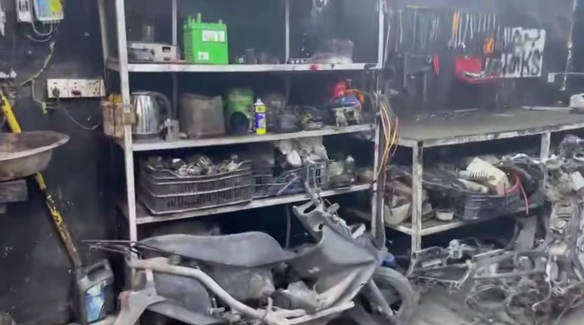 سلام عليكم محل دراجات للبيع على كامل ملحقاتة ايجارة مناسب  موقعة حي صناعي بغداد الامين الثانية قرب مطعم الرياضي مقابيل سيد ابو صالنصات وبي غراض هواية كلش اي ستفسار اتصل وتدلل ***********
