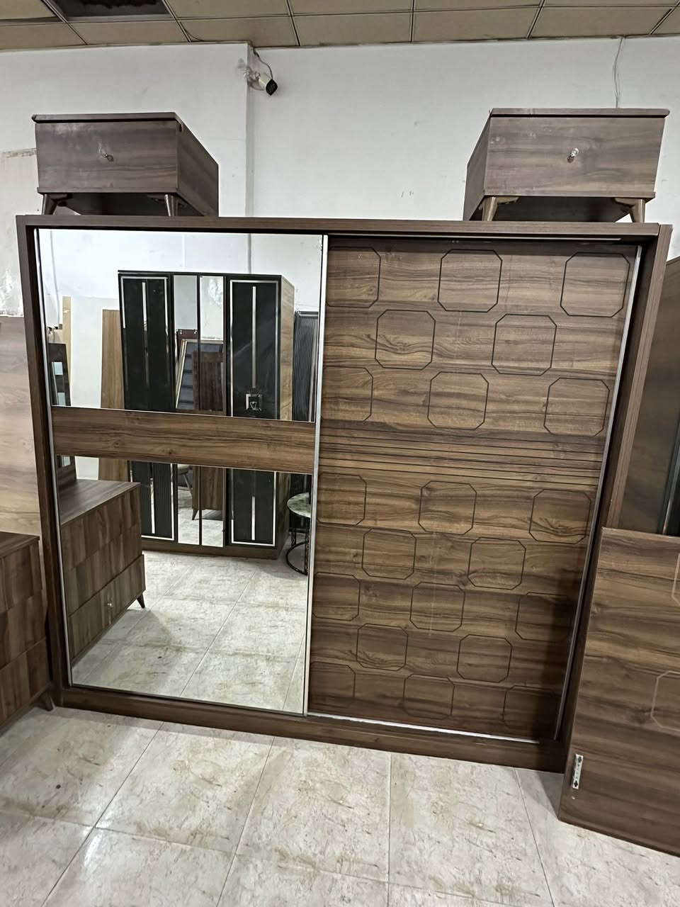 سسسعر 190 الف فقط 5 قطع ع قرب مجدي مول 
***********
واتس
