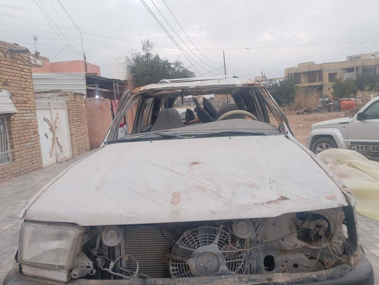 السلام عليكم سيارة تيوتا سورف موديل 2000للبيع مكلوبة مكاني ميسان _العمارة للاستفسار ***********
