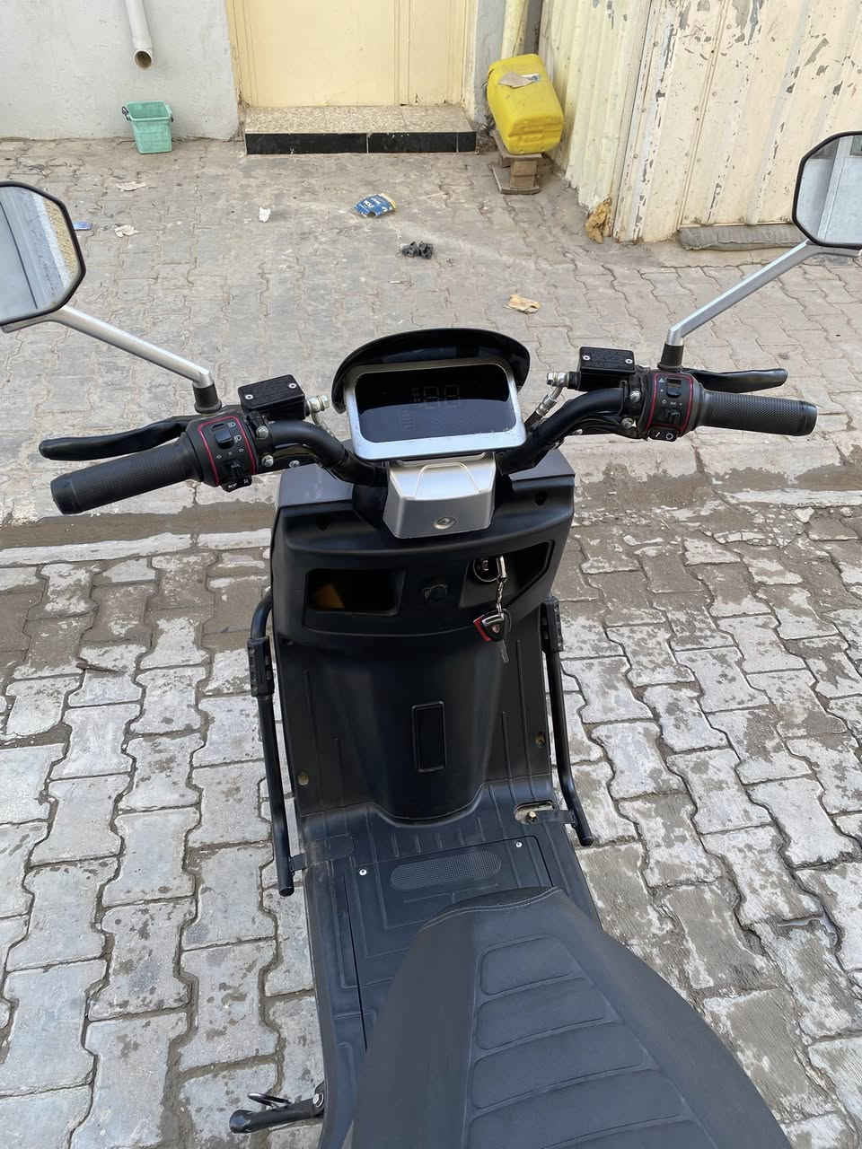 سلام عليكم دراجه لبيع نوع دراجه وحش سعر 675وبيه مجال قفل 600مكان بغداد الإسكان شارع 23مقابيل كليه مأمون استفسار ***********
