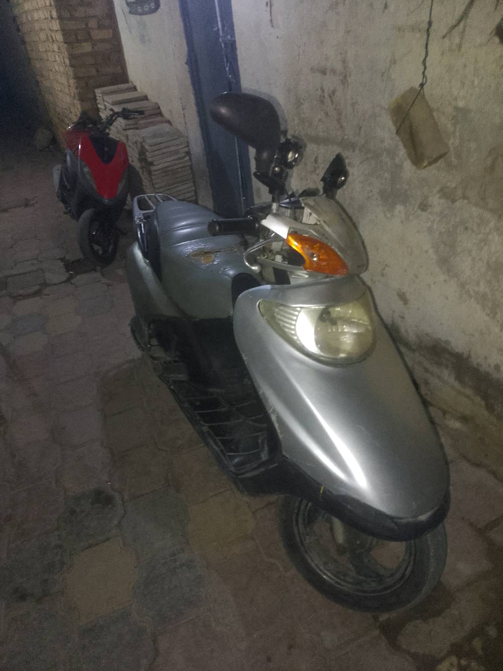 السلام عليكم
دراجه سبيسي ياباني
مكينه تفصيخ شادها ماصارلي شهر 
كلجات جديد
قبق هندر جديد
مكينتهة صوت ناعم
شغال ضوء امامي اشاير ضوء بومه ثنين
نقصهة هورن 
سلف شغله بسيطه
للتواصل موجود واتس واتصال او مراسله مستعجل علبيع*********** عندي ضرف