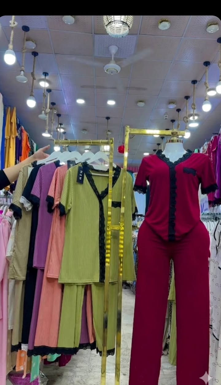 #جماااال_موديلات_العيــــــــــد_ووووصل🦋🥹❤️
تراك نسائي  مخطط تركي 🙂🌺🦋
خامه قطني تركي درجه اولئ 💙🤍
#السعررر10
قياسات فري سايز💙🤍
يوجد توصيل داخل المسيب الفين 
يوجد توصيل محافظات


**إذا كنت صاحب هذا الإعلان وتريد حذفه لأي سبب، رجاءا أرسل رسالة إلى الدعم الفني**