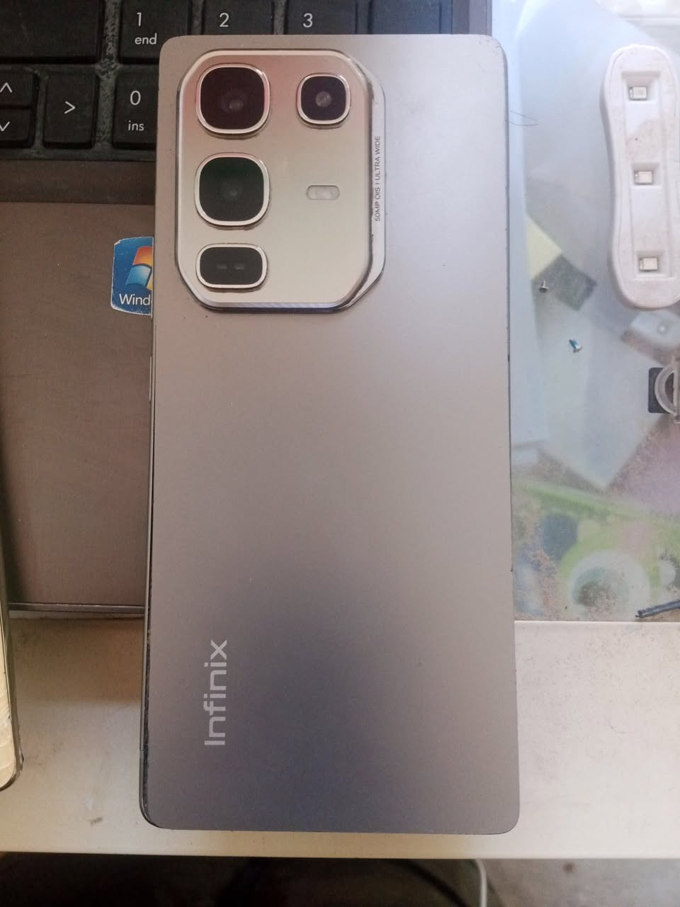 تم استبدال شاشه اصلي وبسعر مناسب جداً 
عنوانه ديوانيه الحمزه شرقي قرب مركز شباب مقابيل الساده ال سيد طالب الوكيل اليوزع وجبه غذائيّة 
للاستفسار اكثر ***********
