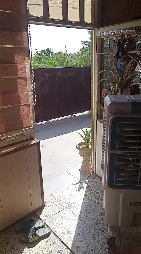 السلام عليكم يوجد بيت للبيع مساحه ٢٤٠ متر جسر ديالى العريفيه كامل خدمات زراعي عقد ٣٥ للتواصل ***********سعر ٦٠ وبي مجال
