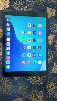 للبيع ايباد 9 نظيف بطاريه فوك 90 يرهم اقساط  / 07817772248