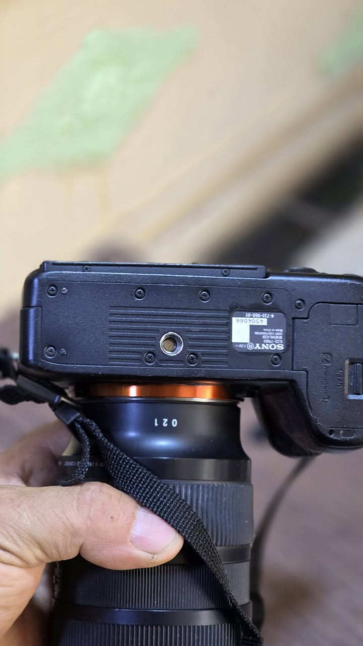 كامرا سوني a7Riii  شتر 470 صورة فقط مع بطاريات عدد2 السعر مليون٤٥٠ الف ***********
