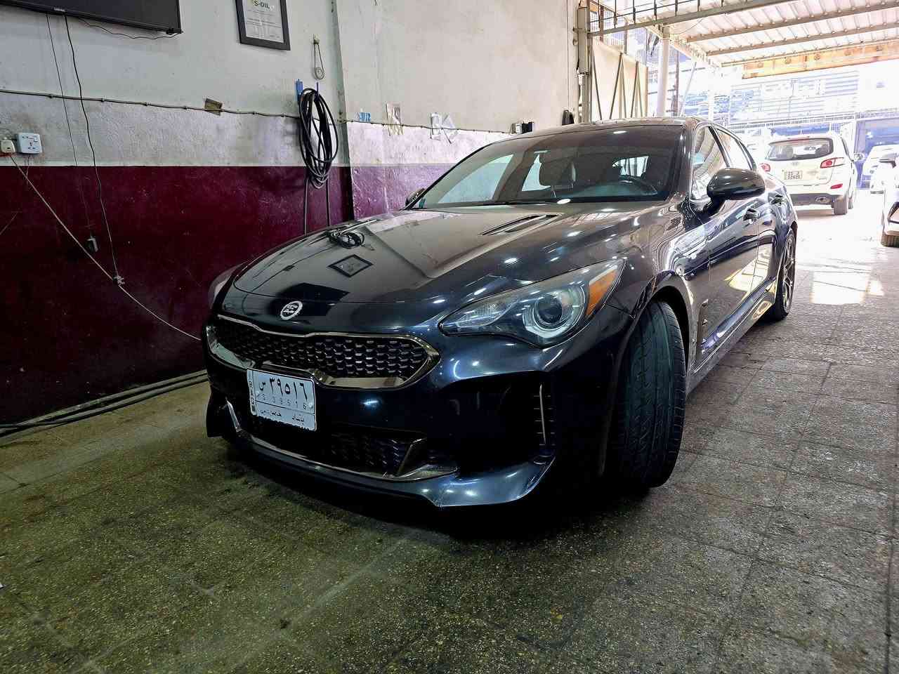 كيا ستنكر ٢٠٢١ جيتي لاين
محرك 2000 تيربو 
كير 8 نمر 
تو ويل
ماشيه 59 
بانوراما 
داخل احمر 
كشنات جلد
 كشنات كهرباء
نضام صوتي هارمن كاردن ١٥ سماعه ٣ دمامات
 و صوت المسجل خيالي 
تدفئة كشنات
شفتات ستيرن
تبريد خلفي
 تبريد منفصل 
لد نهاري 
لايتات لد 
بك لايت لد 
اناره داخليه لد
 ويل ١٨
تخم تاير جديد 
مرايا شفط كهرباء
 نضام ترحيب بليدات مال باب والمرايا 
مرايا تعتيم ذاتي
 شاحن واير ليس
سبير وعده كله كامل وممستخدم
 وبعد هواي مواصفات

حادث السياره مخدرات مثل ما موضح بلصور
بيها صبغ باب وجالغ خلفي بدون ايرباك بجم كبس
رقم السياره بغداد معوقين باقيلها سنتين
السياره باسم بنيه موجوده واني .اخذت السياره من صديقي عنده وكاله عامه مطلقه بكلشي يعني هو يكدر ويحول السياره بدون متروح للبنيه المعوقه يعني تريد وكاله من البنيه يصير تريد وكاله من صديقي هم يصير
واسف على الاطاله
سعر السياره 173 وبيها مجال

مكاني بغداد حي الجهاد
امير ***********
