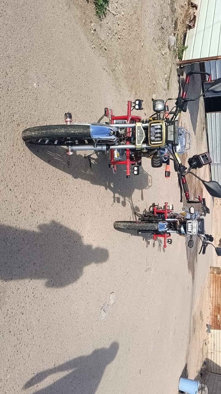 السلام عليكم من رخصت الادمن دراجة ايراني نوع sym cot دراجة حيل نضيفة قبل 3 اشهر شديتها موديل 25 محرك 250  تاخذها الف من تحط عليها للمراوس ب  دراجة مسجلة.   ***********
