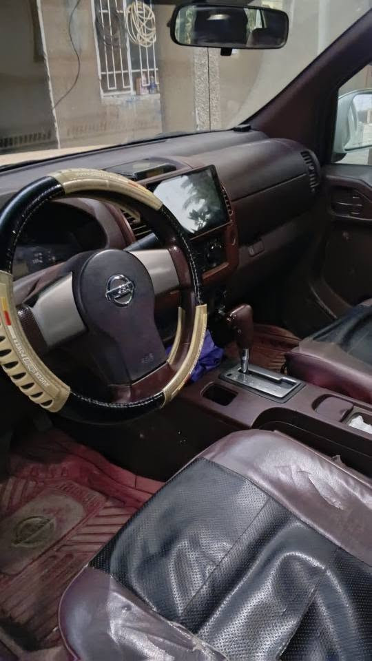 نيسان نافارا موديل 2010 ستندر
كلوب الاويل بم مشاعل 
السيارة معروضه للبيع 
بسعر 80 ورقة غير قابل للنقاش
السيارة باسمنه من الاستلام لحد هذه اللحظه
لايوجد اي نقص في السيارة من عدا كلوب الدهن مشتعل . المحرك يعمل يعني ما لاطش
للاتصال على الرقم التالي *********** المقدادية, ديالى
