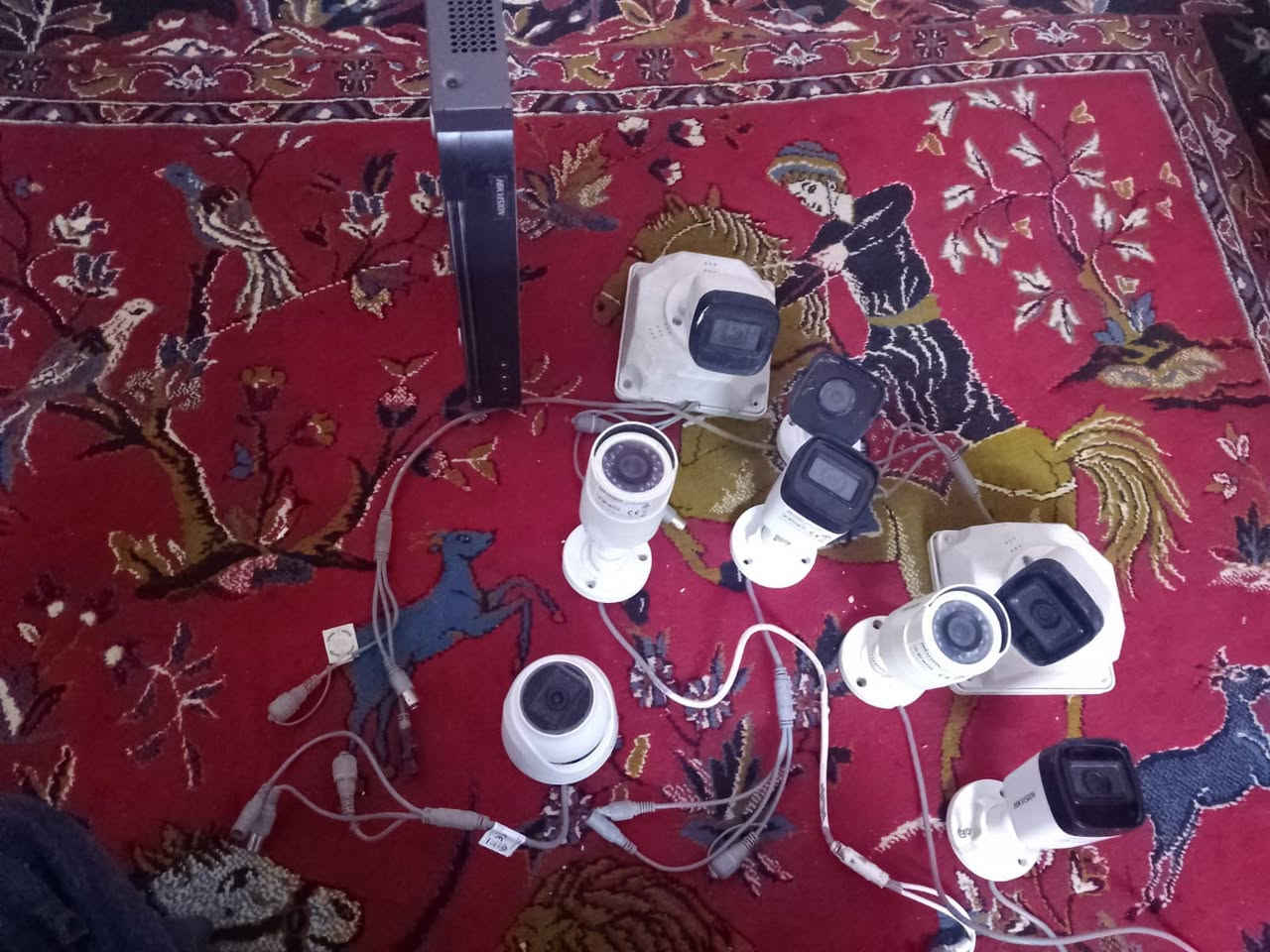 السلام عليكم. 
بيع كامرات العدد ٨ مع كافة ملحقاته


**إذا كنت صاحب هذا الإعلان وتريد حذفه لأي سبب، رجاءا أرسل رسالة إلى الدعم الفني**