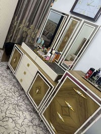 غرفة نوم ٨ قطع • نظيفه ٩٥٪ • بدون دوشك