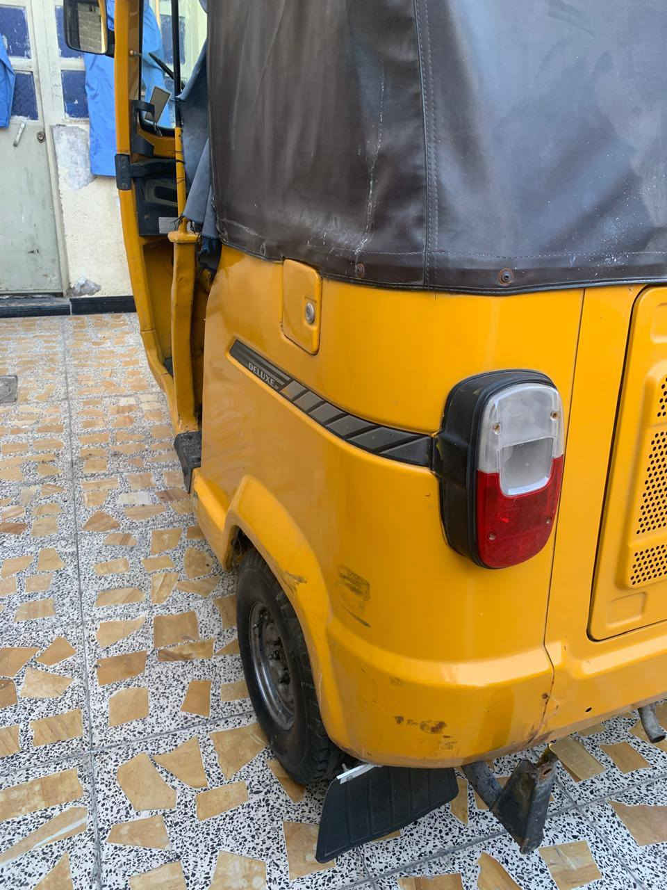 السلام عليكم شباب تكتكTVSموديل 20رقم وسنويه مكينه مفتوح مكان البصرة حي الشرطه سعر 5300 رقم الهاتف ***********
