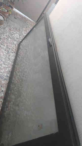 السلام عليكم...
ابواب سلايت زجاجي عدد ٢ مع ابواب عادي زجاجي عدد ٢ + زجاج حجم كبير عدد ٢ للبيع للأستفسار اكثر اتصل على الرقم اني مكلف بالنشر 
***********
