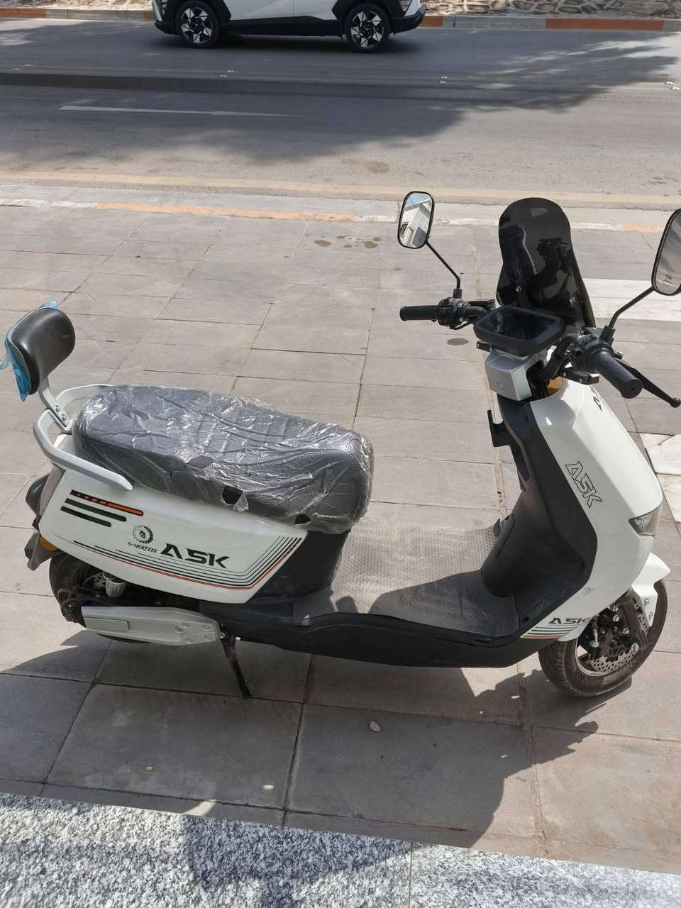 دراجه شحن صرله سبوع من مخذه جديده لك مابهى اي نقص سرعه 100 مكاني كراده العرصات  شخط مابهى درجه لك سعره 950 الف رقم الهاتف ‏‪***********‬‏
