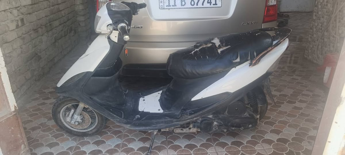 ماكس عدله للبيع 
مكينه ناعمه هندر واحد تشتغل كهربائيات كلها شغاله بس السلف مايشتغل السعر 400 بيها مجال للشراي خاص او على الواتساب ***********
