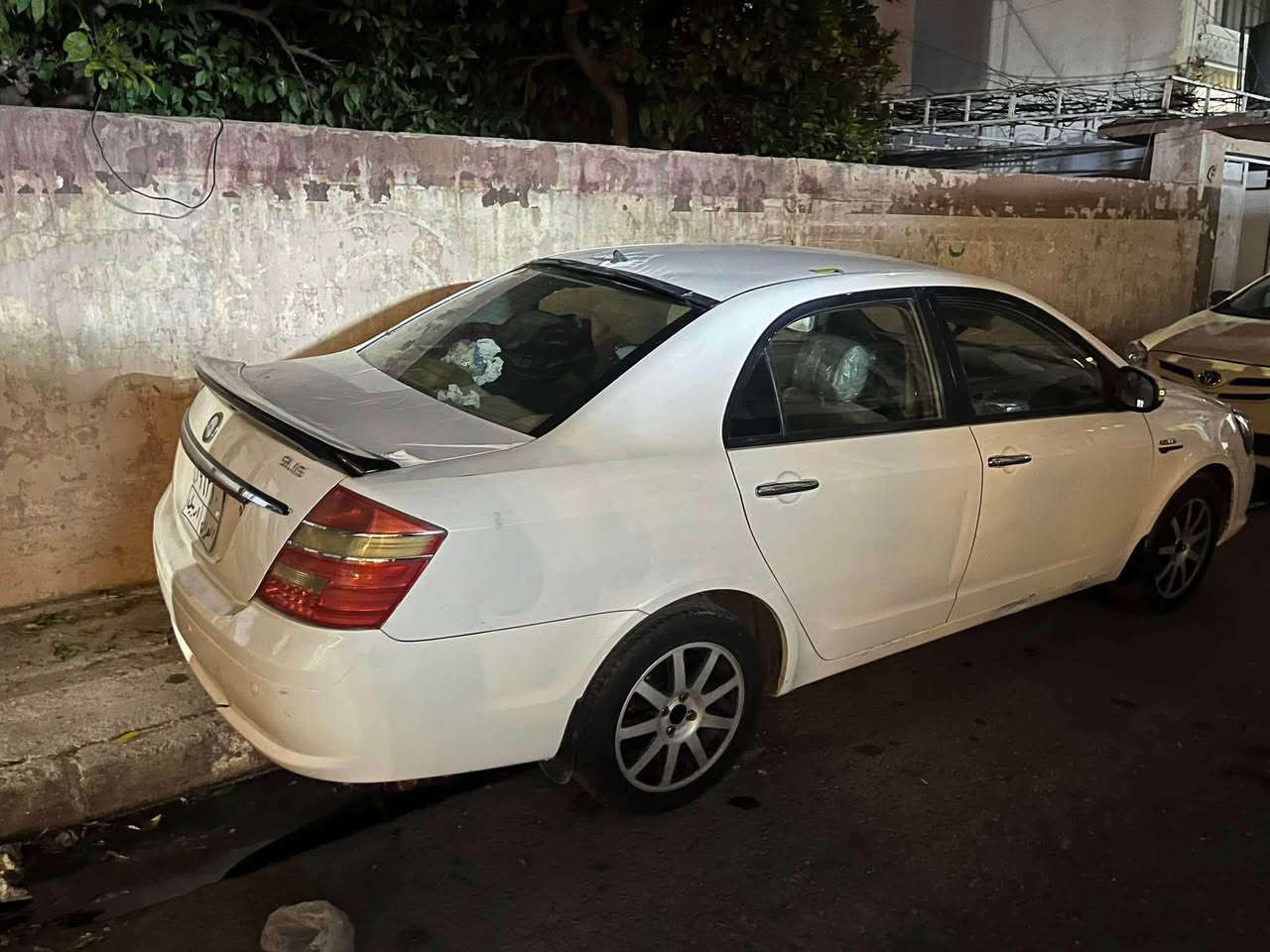 جێلی مۆبل ٢٠١٤ پێشو پشت کەپر تەنها ١ شوێن سادە کوتە .abs چوار جام کارەبای .تەبدرت گێر مەکینە بە شەرت .کەمک کال بوونەوەی هەیە مالی فەقیریە  ٢ملیۆن خەرامەی لەسەرە .داوای 54 دەکەم کەمەک مەجالی برایەنی تێدایە زۆر کەم .عاز ی ایتالی لەسەرە.
*********** أربيل, العراق
