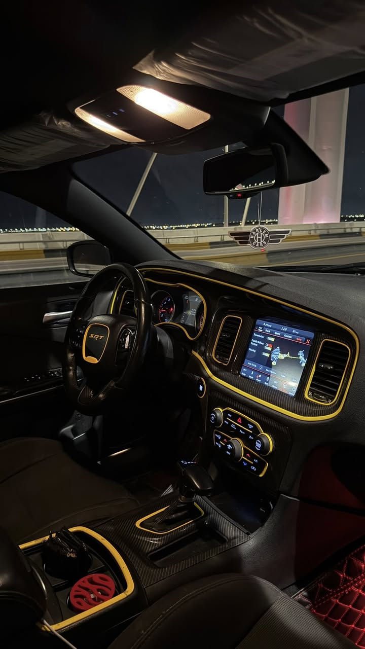 سلام عليكم كل عام و انتم بخير
للبيع جارجر سكات باك SRT 🐝 2018 
الون اسمنتي رقم بصره أنكليزي تحويل ثاني يوم 
و حتى بسنويه مكتوب 6400 

مواصفاتها : 
تحكم سترين + شفتات 
شاشه حجم 8 كبير مع أنضمه قياده SRT 
حساس خلفي 
داخل مخمل مختم شعاره 🐝
فجوج 4 بستم برمبو 
وباقي المواصفات معروفه بالسكات 

عليها أضافات : 
شوته موبر مفتوحه 
بلكات ريسنك 
ولف حماوه ريسنك 
غرفه مغطس كاربون + خط اصفر 
كزوز مفرغ + دبات اجتي باور ريمونت غلق او فتح 
عليها ويل نجمه خسفه قويه 
تغليف اسود طافي بنيد و قماره جديد هستوه مشتغله الجماليه 

سياره محرك مفتوح و مشتغلها شغل كامل يم محمد عرب او كراج موبر  
من محرك و تبريد و برمجه وكل شيء سياره جاهز على اخر حبايه و كله جديد شاده الها و وكاله 

حادث السياره : من أمريكاء فقط بنيد بدون دواخل 
وتعرضت الحادث بالعراق صاره بيها جاملغ الأيمن و بيبان ثنين تبدلن و نصبغن وهم بدون دواخل يعني سياره لا شاصي ولا اي شيء يعني بيها صبغ مع البنيد 4 قطع و الباقي كفاله 

سعره 180 وبيها مجال بسيط الشراي 

مكانها البصره 

رقمي : ***********
