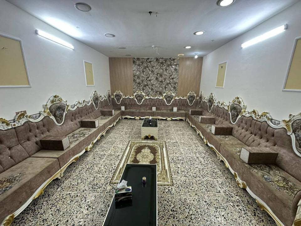 السلام عليكم من رخصت الادمن بيت مساحه 200/10/20
٦غرف نوم/٣صحيات/١مطبخ/استقبال/٢هول/نقص واجهه وشتاكير سطح البيت كامل البيت جديد أي نقص ماكو 
العنوان الدوره شارع ٦٠قرب جامع ثوبان قريب من سريع الدوره للاستفسار ***********/***********وشكرا
