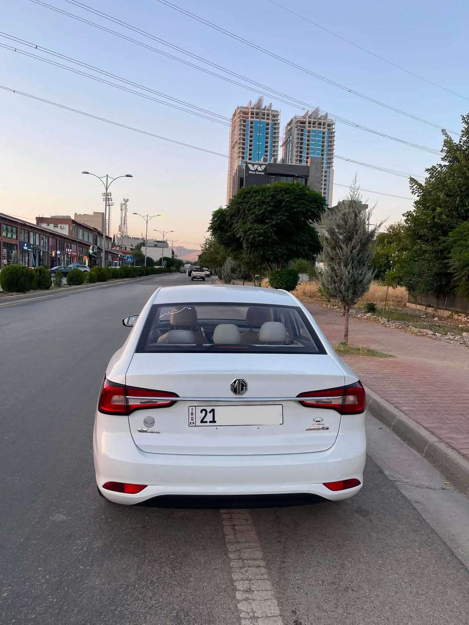 ئێمجی 2023 مواسەفات ستاندارت ناوزەرد 
سەیارەکە بێ بۆیاغە تەنیا ٣٧ هەزار رۆشتوە ، 
گێر و مەکینە و تەحویل و غەرامەی بەشەرت 
نرخی تەنها ٩٥  مەجالێکی کەم
 بۆ پەیوەندی *********** السليمانية, العراق
