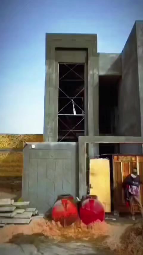 سلام عليكم نحن كادر لبخ متفرغ حاليا نعمل جص سكوف وجدار لبخ وتبياض رقم الهاتف للاتصال والمراسله وتساب ***********
