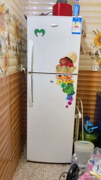 ثلاجه كبيرة • جديدة • نظيفه