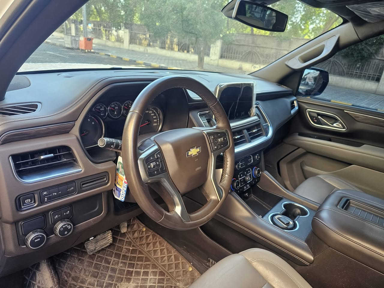 السلام عليكم للبيع تاهو 2021 خليجي وكالة المنصور LT كامل مواصفات بنورما 5 كامرات مكفوله من الصبغ رقم بغداد ماشيه 71الف السياره جديده السعر 435 للستفسار الاتصال ***********
