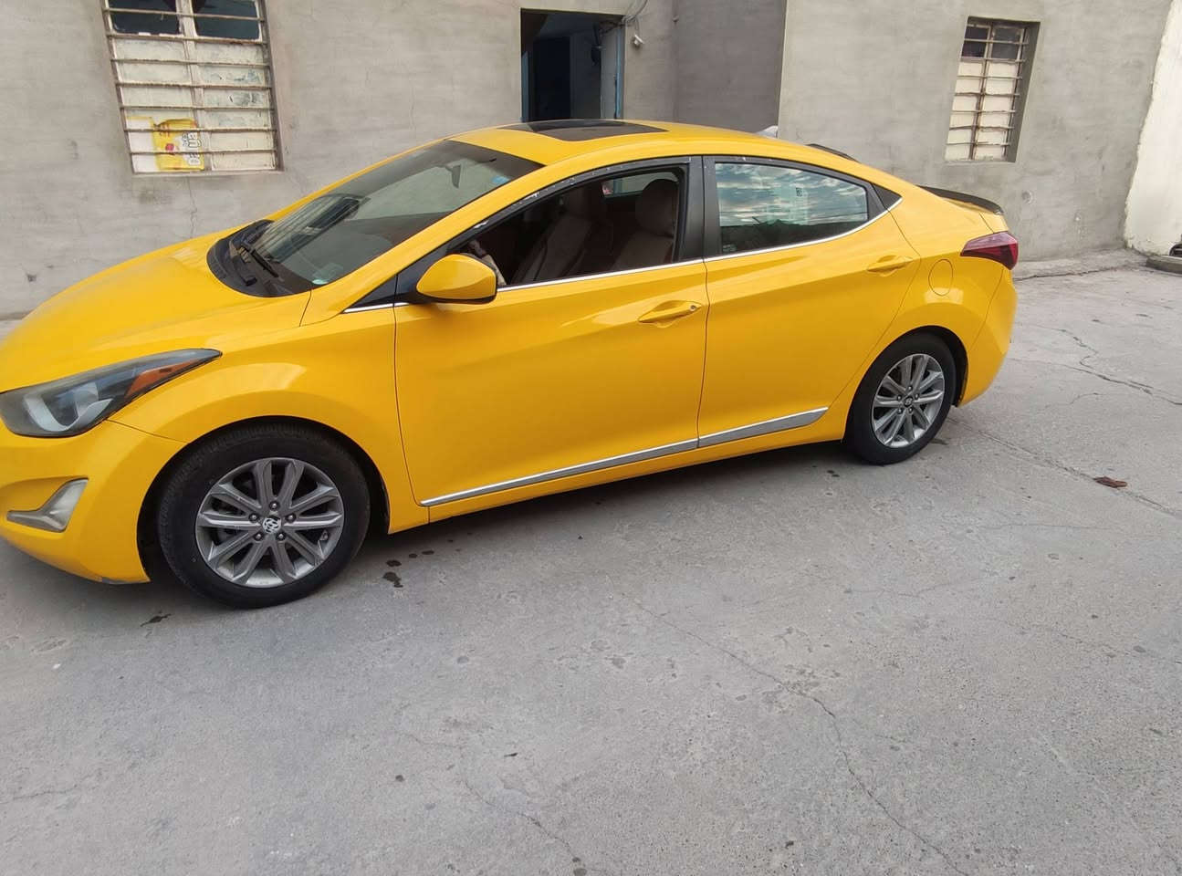 السلام عليكم سياره النترا 2015 وارد امريكي حادثه جامرلغ سكن فقط بدون دواخل بيها منظومه غاز سعر 115 مكان كركوك ***********
