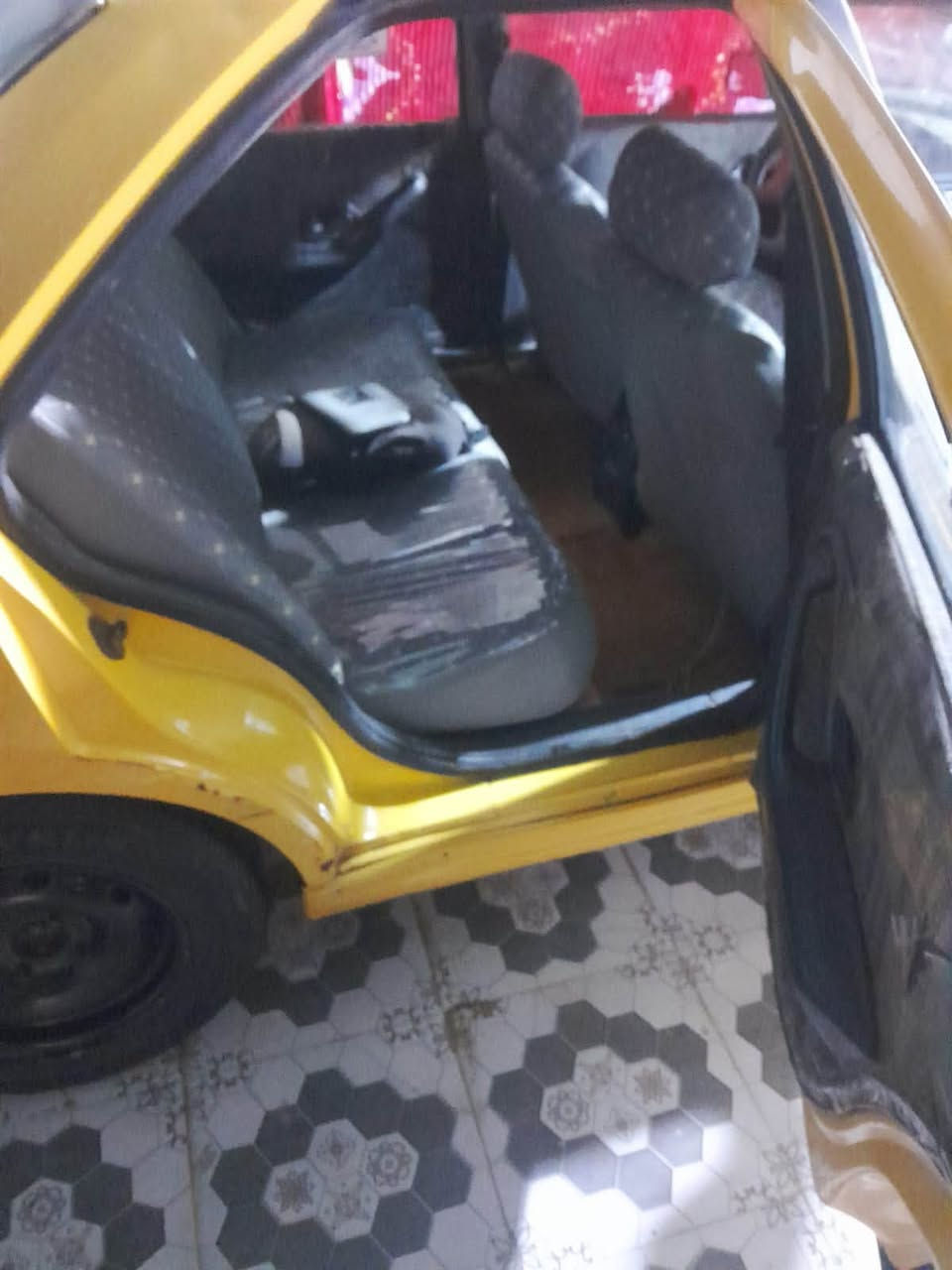 بيجو بارس 2015 رقمها بغداد 

مكينه و كير و تبريد كله شغال و شرط

السياره نقصها دعاميه اماميه فقط 

السعر ٣٤ وبيها مجال حك الجيه 
مكاني ديوانيه للاتصال ***********
