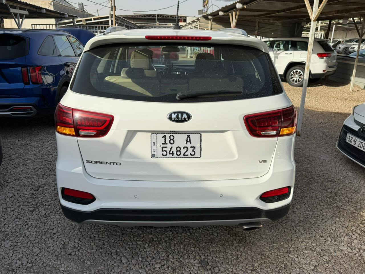 السلام عليكم 
للبيع سورنتو 18 خليجي 
فول مواصفات 
مكفوله ولسونار موجود 
رقم بابل باسمي 
6 سلندر 
7 راكب 
بنراما 
كشنات كهرباء 
كامره دواره 
جنطه كهرباء 
شكل ال 20 
السياره موجوده بلحله 
السعر 235  وبيها مجال 
لاستفسار ***********
*********** حلة, بابل
