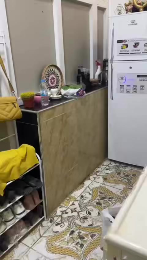 مشتمل معزول في الصالحية حديث
يحتوي على 2 غرفة + صالة + مطبخ بسعر 350 الف فقط 
***********
