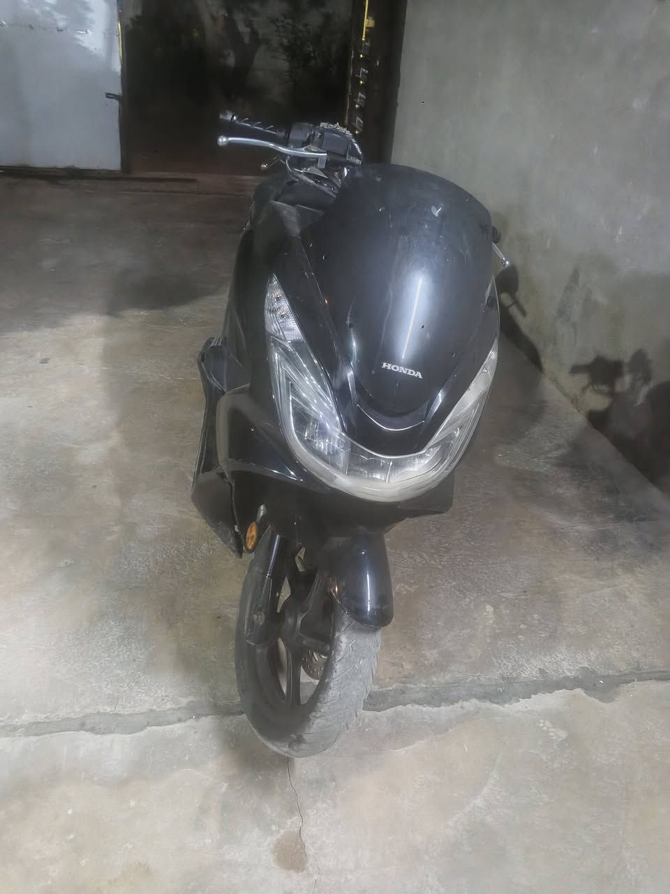 السلام عليكم pcx جيل ثاني للبيع مكاني بغداد سعر 12 ونص ***********
