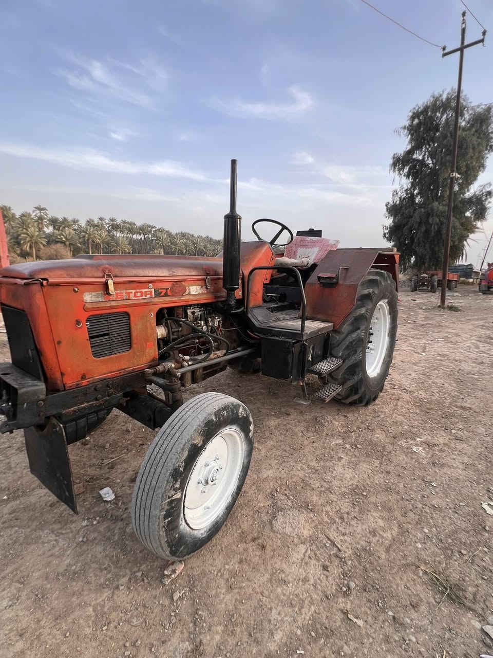 سلام عليكم اخوان مكينة عنتر زيتور 71للبيع مكينة نضيفة كلش  كبل للشغل ما ناقصة شي /لمكينة بدون للستفسار ***********
