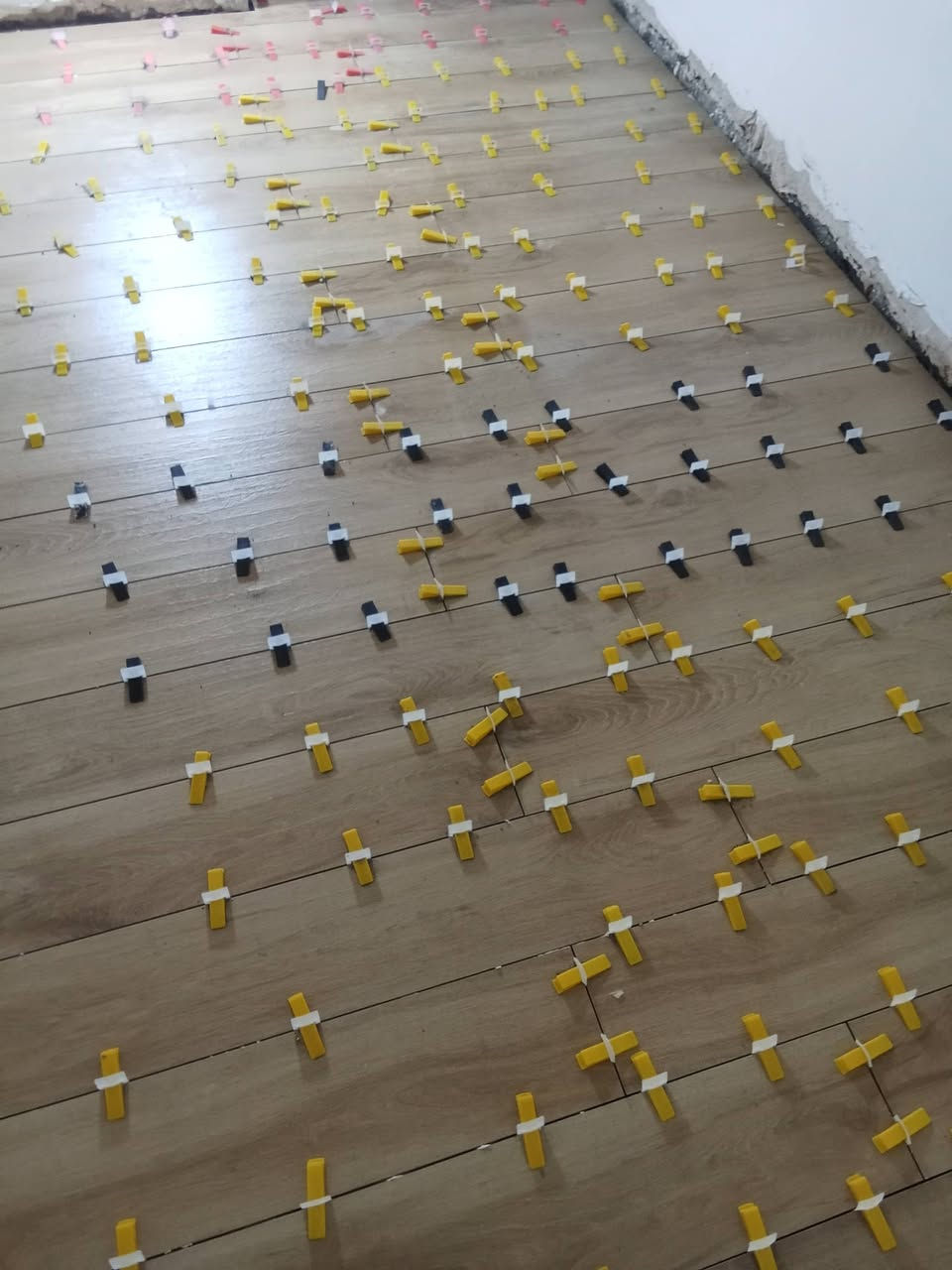 خلفه تطبيك متفرغ
ارضيات جدران سيراميك كاشي مرمر
***********
